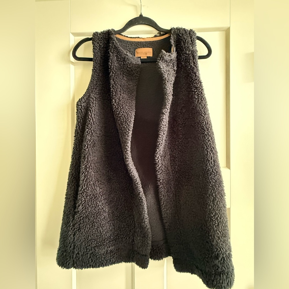 Koolaburra Black Teddy Sherpa Vest